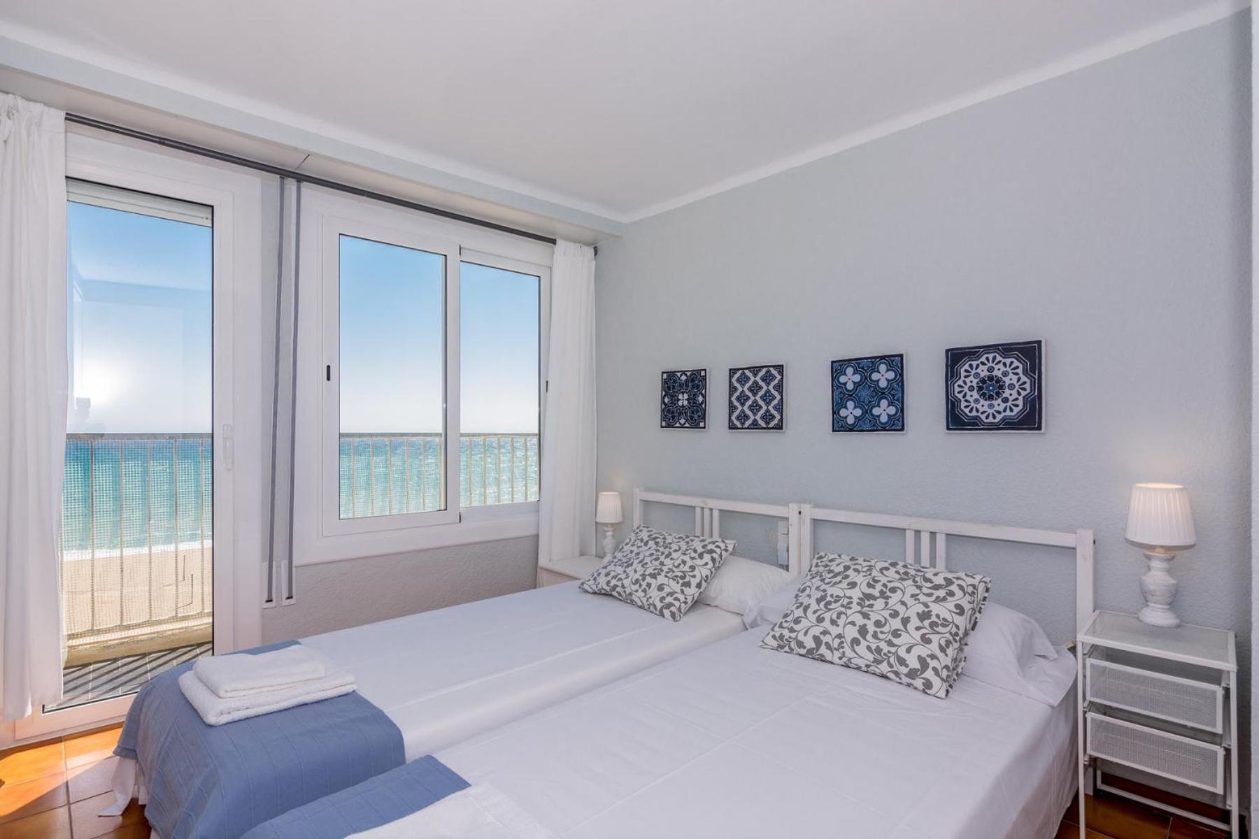 Homeholidaysrentals Etoile Calella Exterior foto